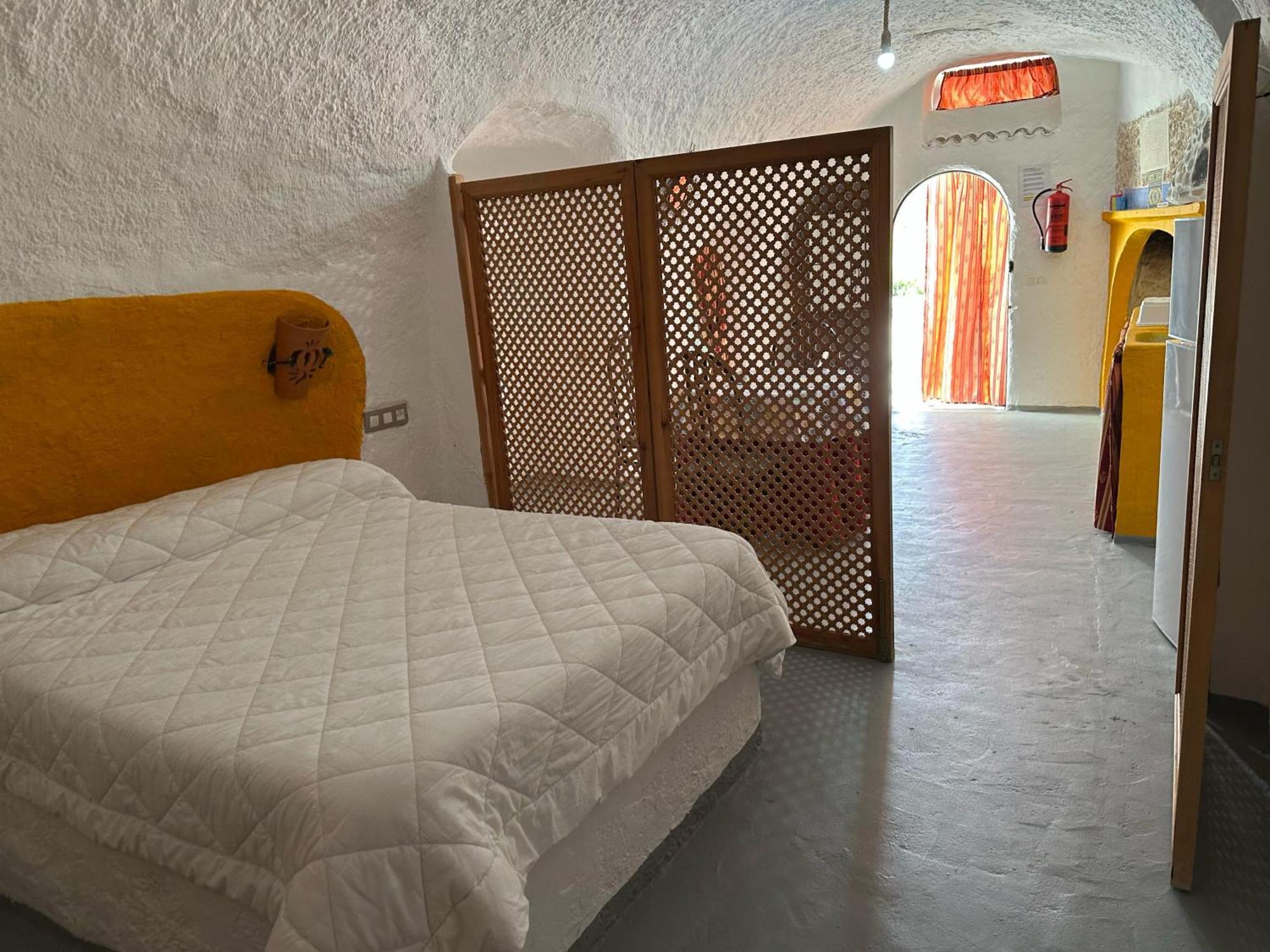 Alojamientos Cuevas Tiana El Aljibete Exterior foto